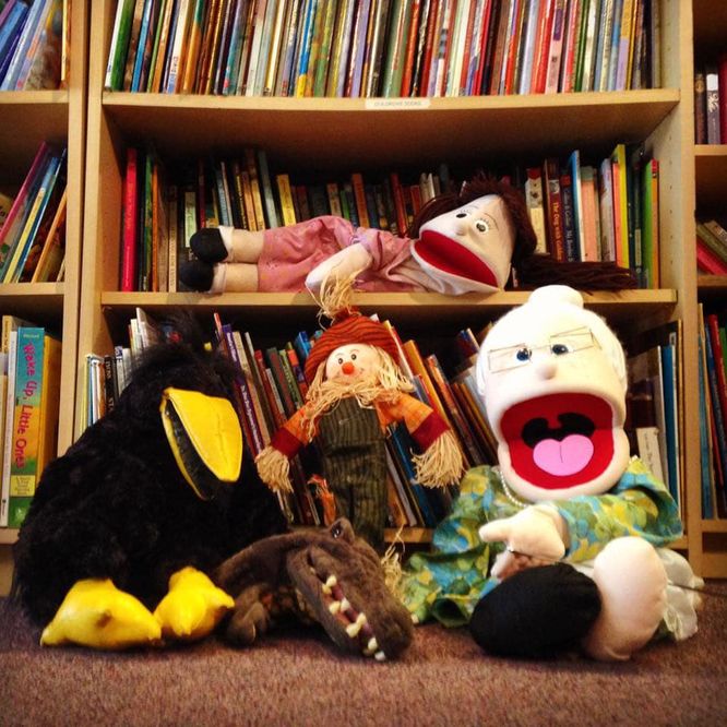 Puppet Show for Children (1 or 2 Adults + 1 Child) at Puppetonia (at Symposia Bookstore)