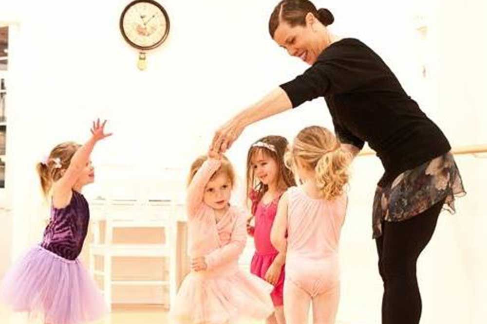 Miss Sara's Ballet Studio (Online)